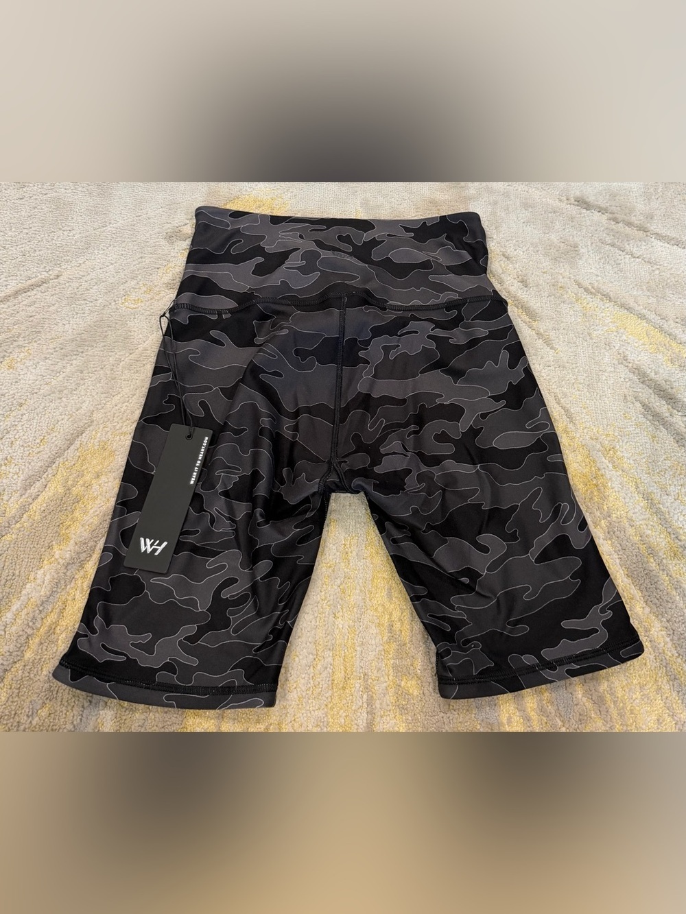 Wear It To Heart Kurt Reversible Black Line Camo Biker Shorts M NWT - Picture 9 of 9